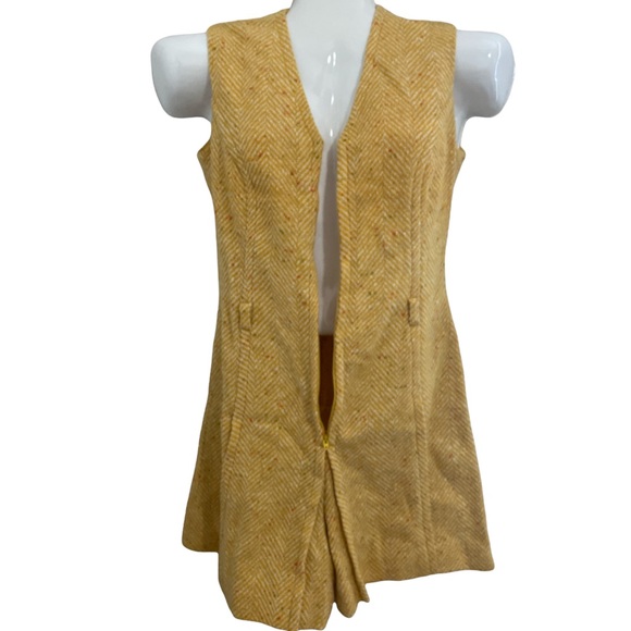 Vintage 1960’s Country Set sleeveless short romper in yellow tweed - Picture 3 of 7